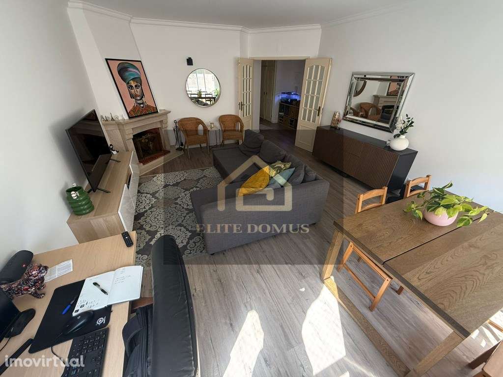 T2 com Suíte, Lareira e Elevador, Fitares. - Grande imagem: 2/29