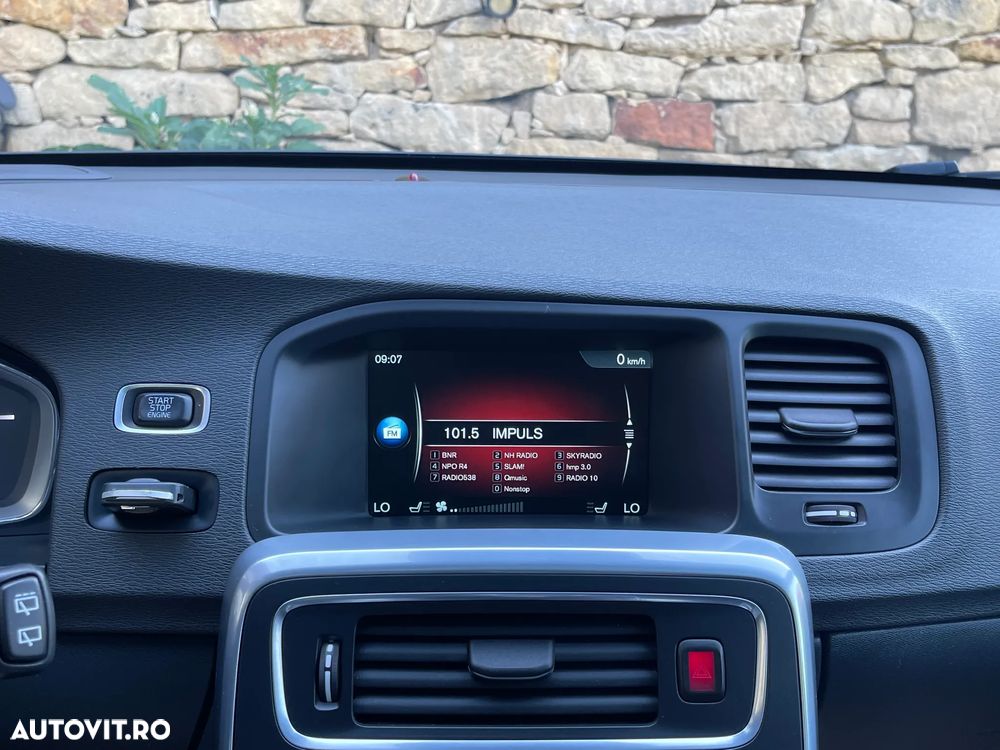 Volvo V60 D6 Twin Engine Geartronic RDesign - 40