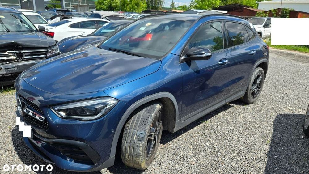 Mercedes-Benz GLA - 2