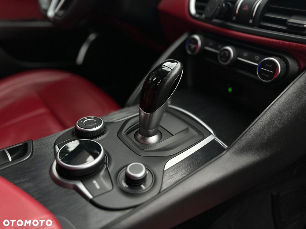 Alfa Romeo Giulia 2.0 Turbo Veloce - 22