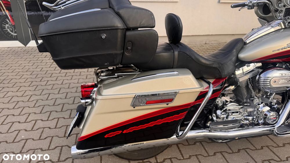 Harley-Davidson Touring Electra Glide - 9