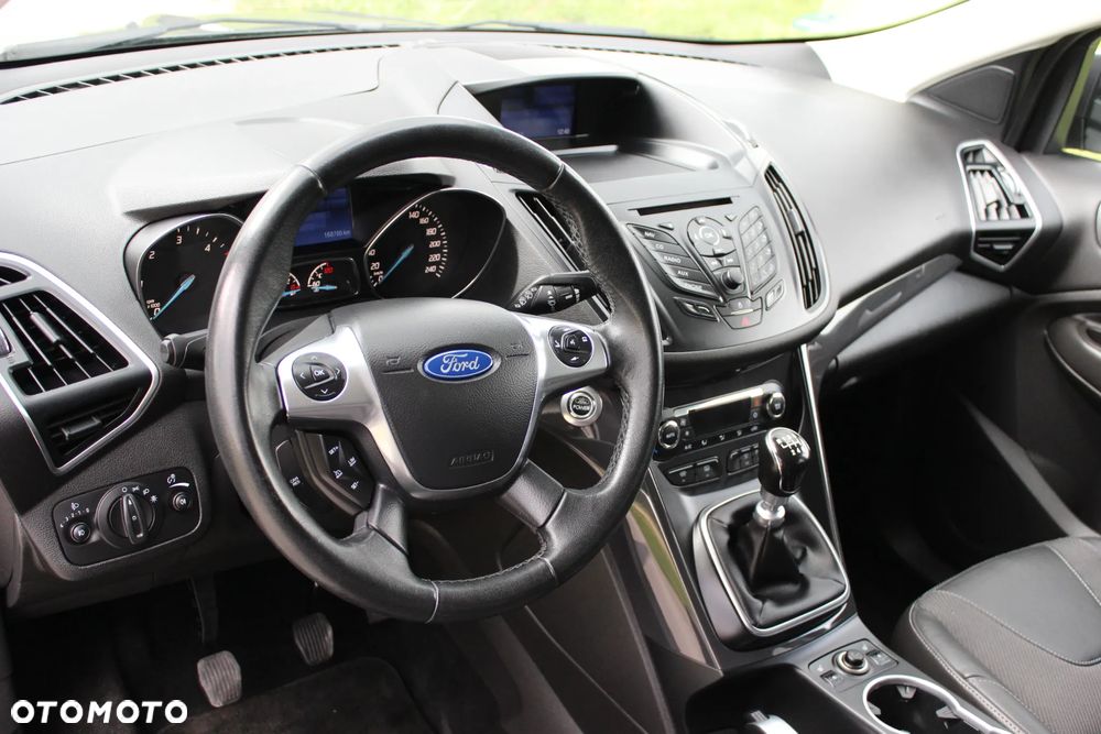 Ford Kuga 2.0 TDCi 4x4 Titanium - 27