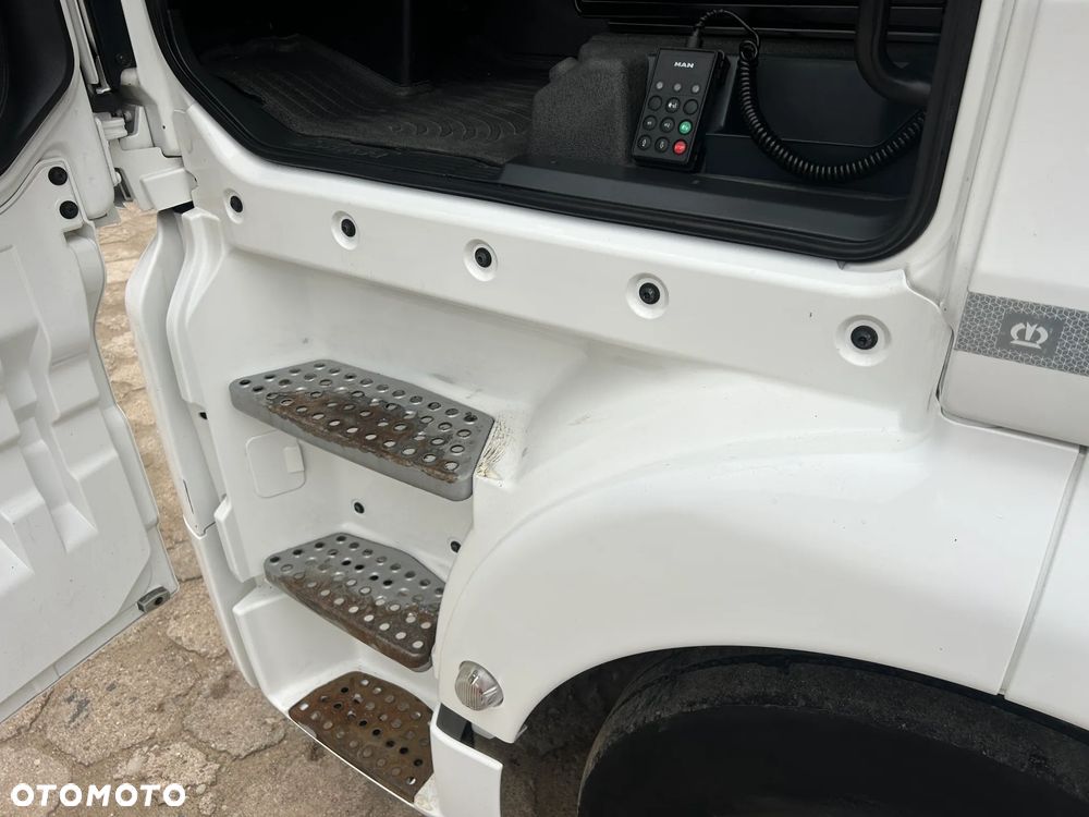 MAN TGX 18.480 RETARDER / AUTOMAT / BARDZO DOBRY STAN / ŚREDNIE SPALANIE OD NOWOŚCI TO 27.5 L / PRZEBIEG AUTOSTRADOWY 18 331 MOTOGODZIN PRACY SILNIKA / - 28