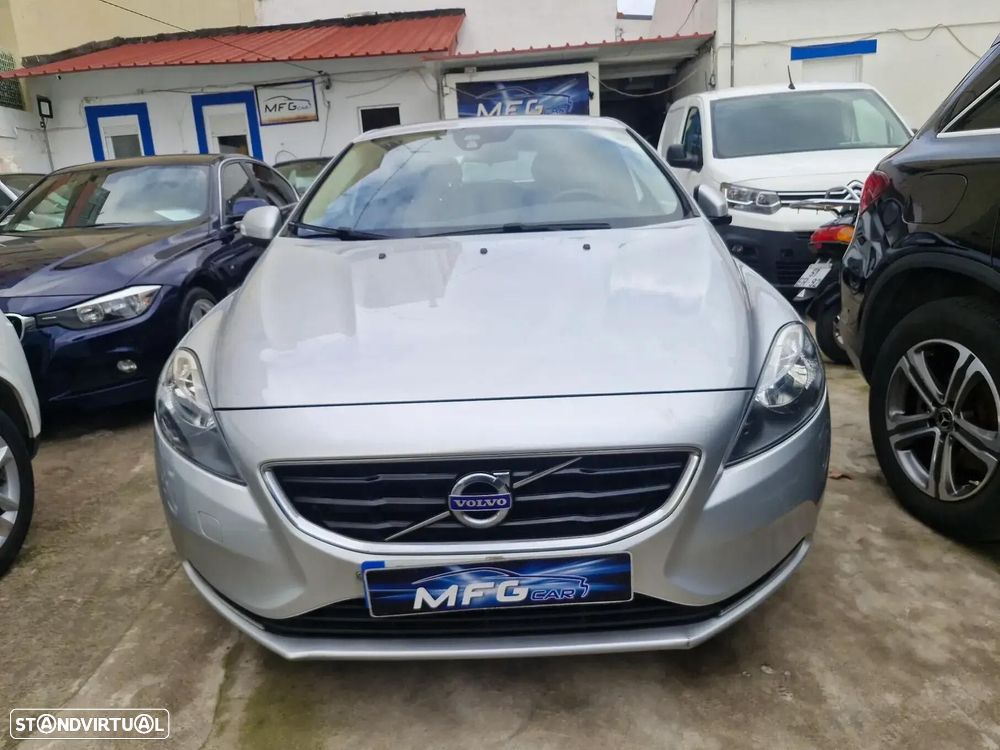 Volvo V40 D2 Geartronic Kinetic - 1
