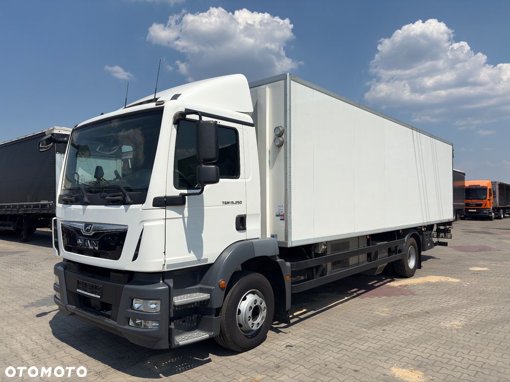 MAN TGM 15.250 / CHŁODNIA CARRIER / DZIELONA KOMORA / DMC 16.000kg / 385.000km przebiegu / WINDA / EURO 6 - 2