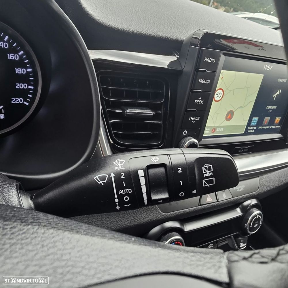 Kia Stonic - 24