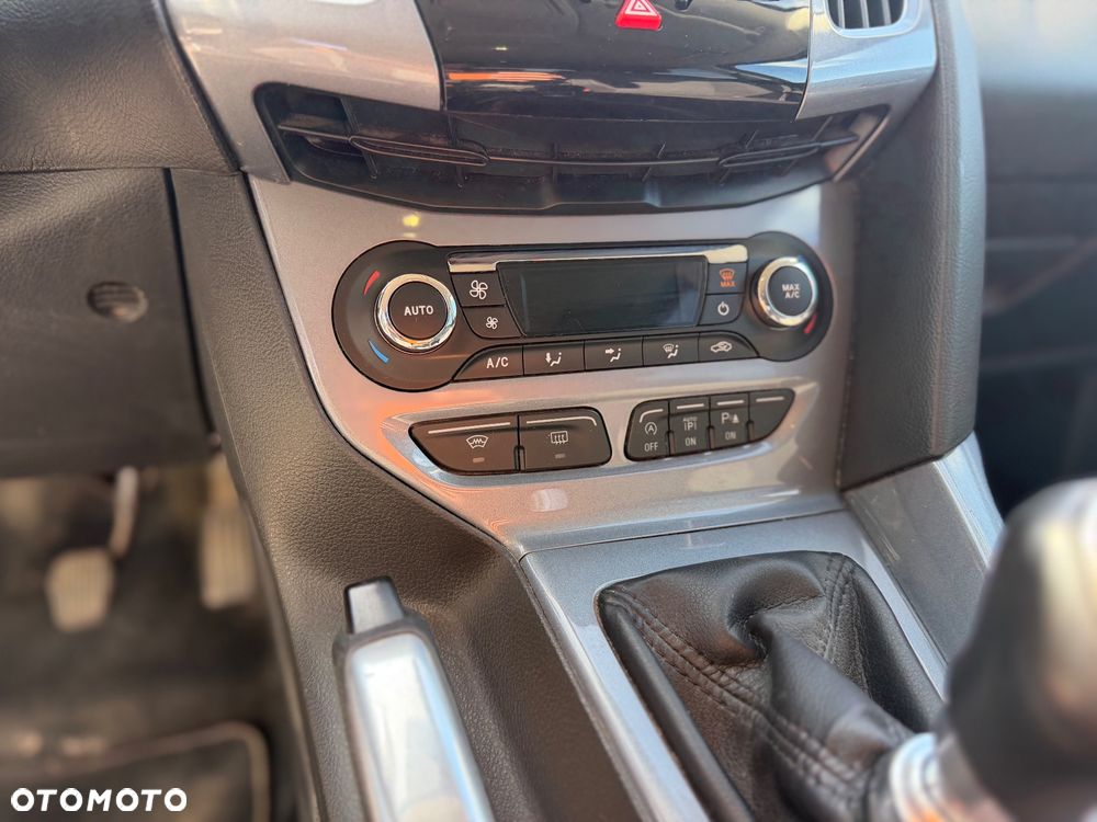 Ford Focus 1.0 EcoBoost Titanium - 9