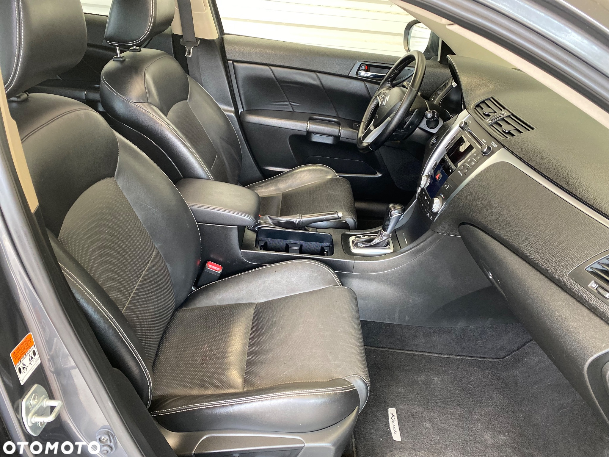 Suzuki Kizashi 2.4 Sport 4WD CVT - 14