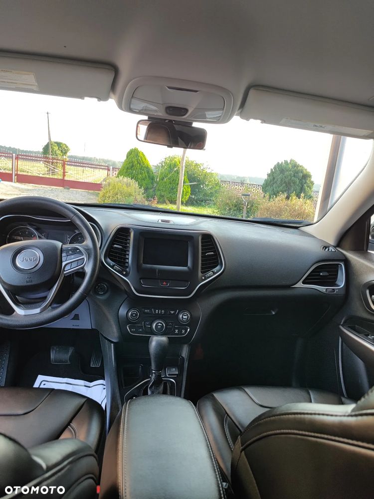 Jeep Cherokee - 9