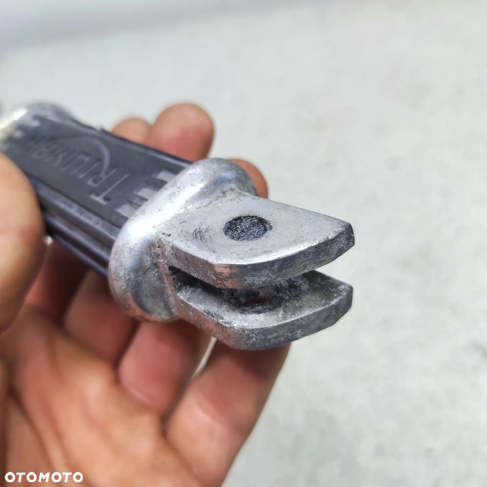 Podnóżek lewy Triumph - 9