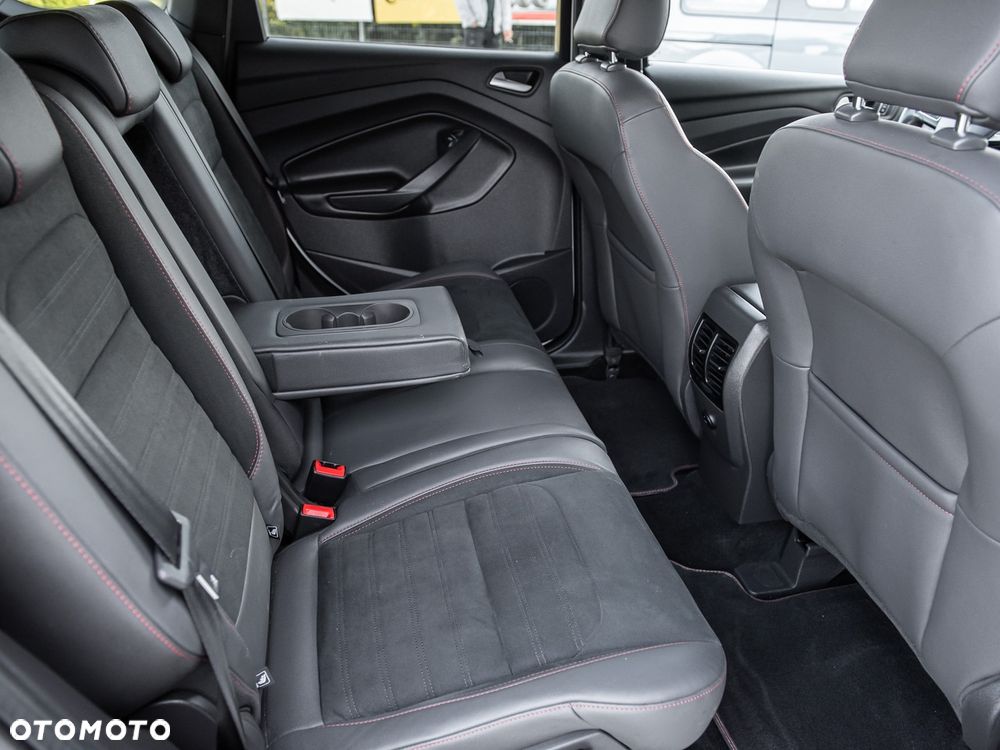 Ford Kuga 2.0 TDCi 4x4 ST-Line - 32