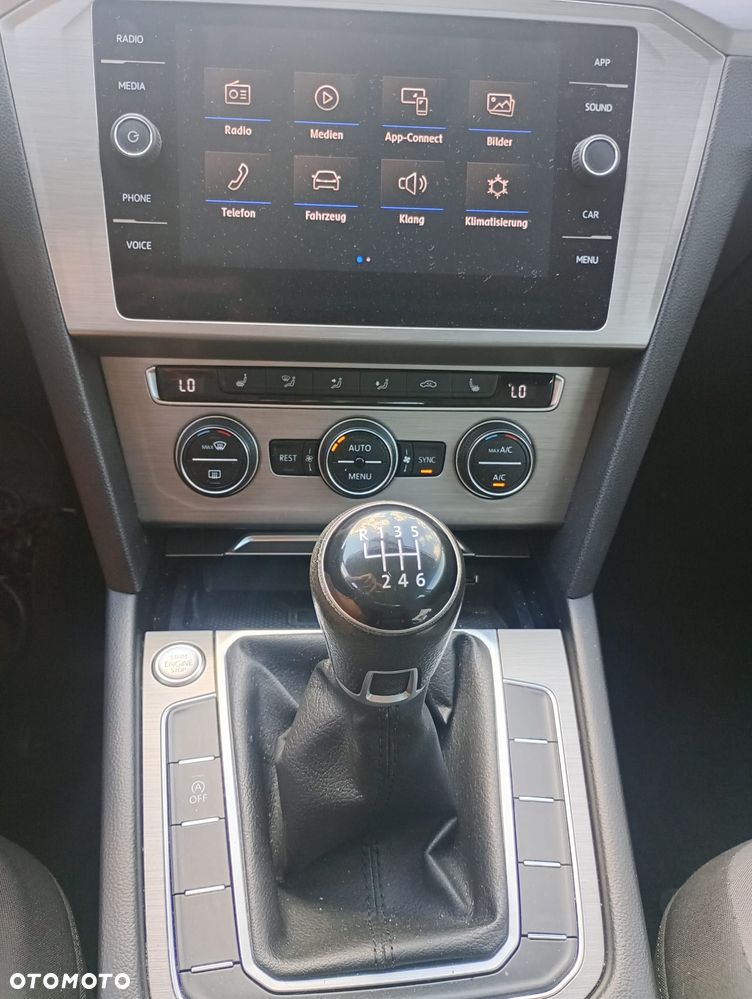 Volkswagen Passat Variant 1.6 TDI (BlueMotion Technology) Trendline - 10