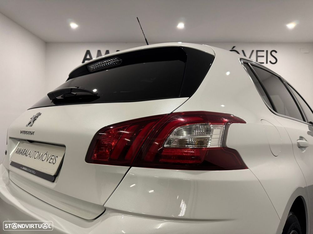 Peugeot 308 1.6 BlueHDi Allure J17 EAT6 - 25