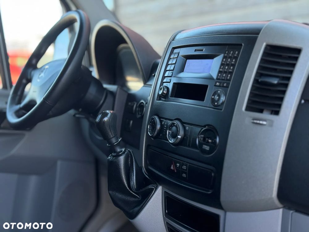 Mercedes-Benz Sprinter - 26