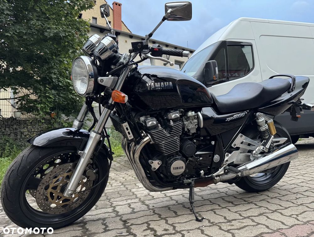 Yamaha XJR - 4