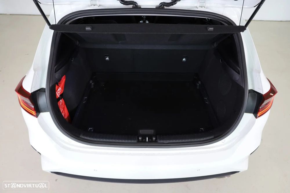 Kia Ceed 1.4 T-GDI TX+SRF 7DCT - 24