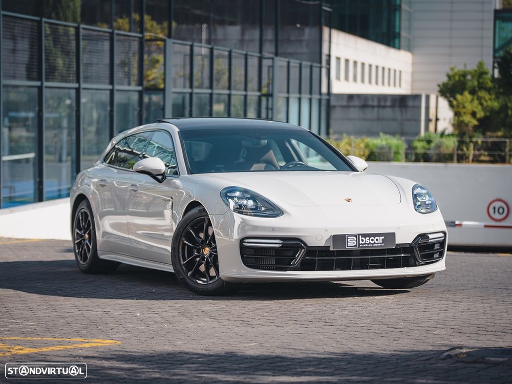 Porsche Panamera Sport Turismo 4 E-Hybrid - 1