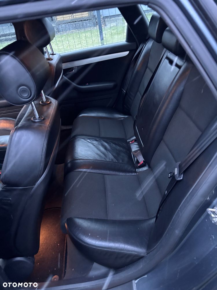 Audi A4 Avant 2.0 TDI DPF - 13