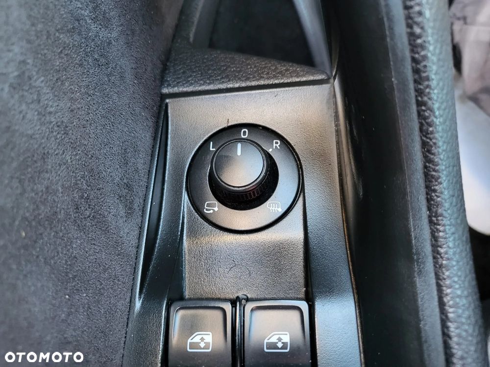 Skoda Superb 2.0 TDI Sportline DSG - 9