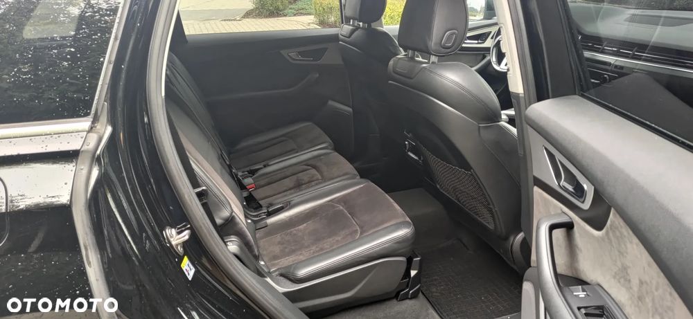Audi Q7 - 36
