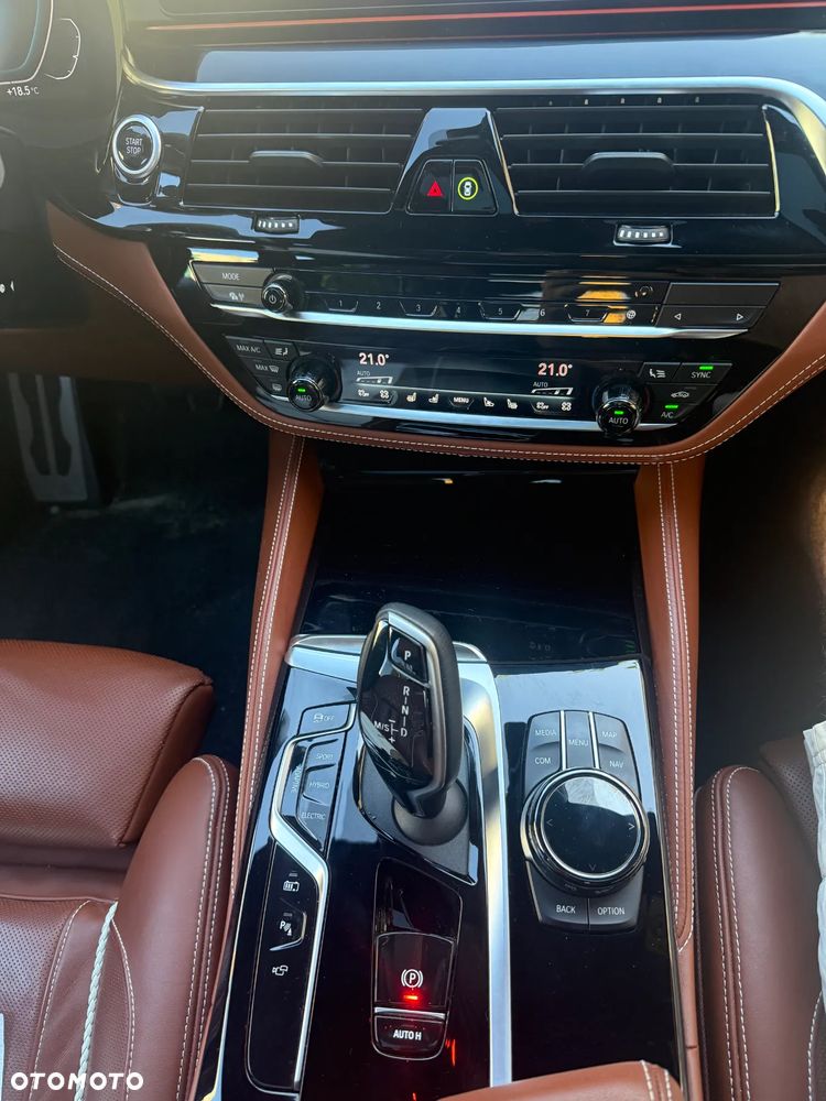 BMW Seria 5 530e xDrive M Sport sport - 16