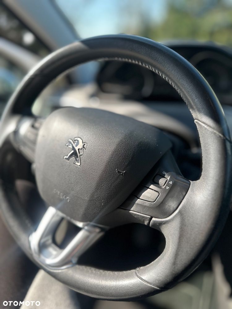 Peugeot 208 1.2 PureTech Active - 16