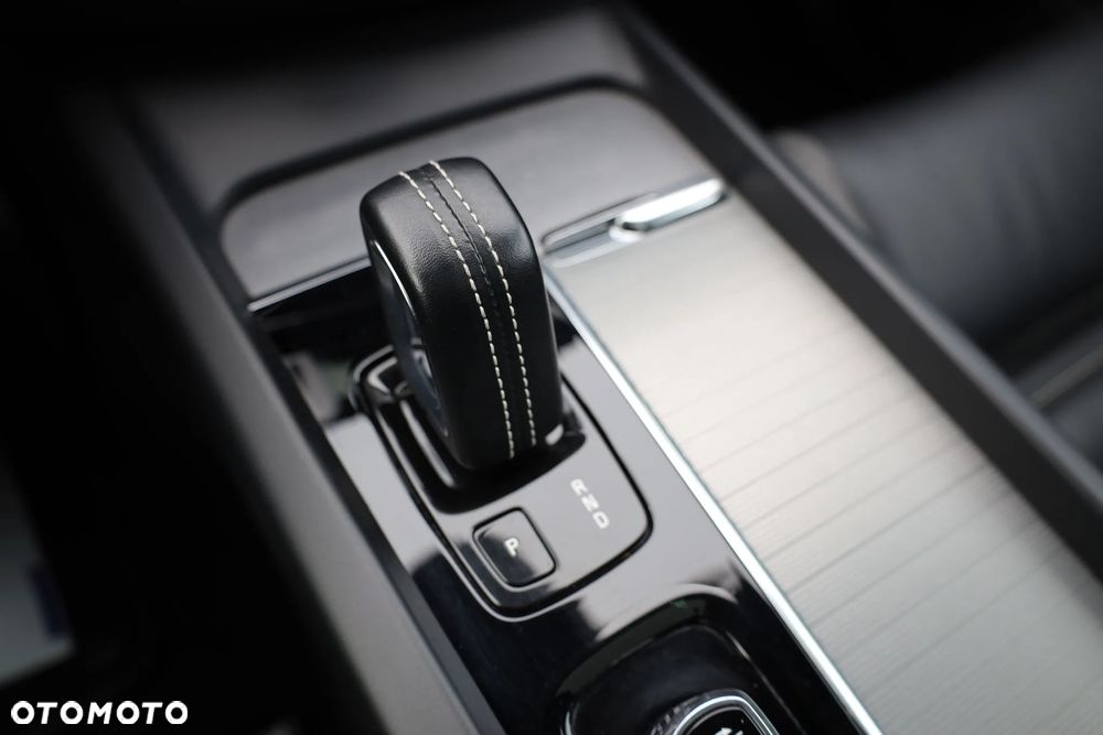 Volvo XC 60 T6 AWD Recharge Geartronic RDesign - 13