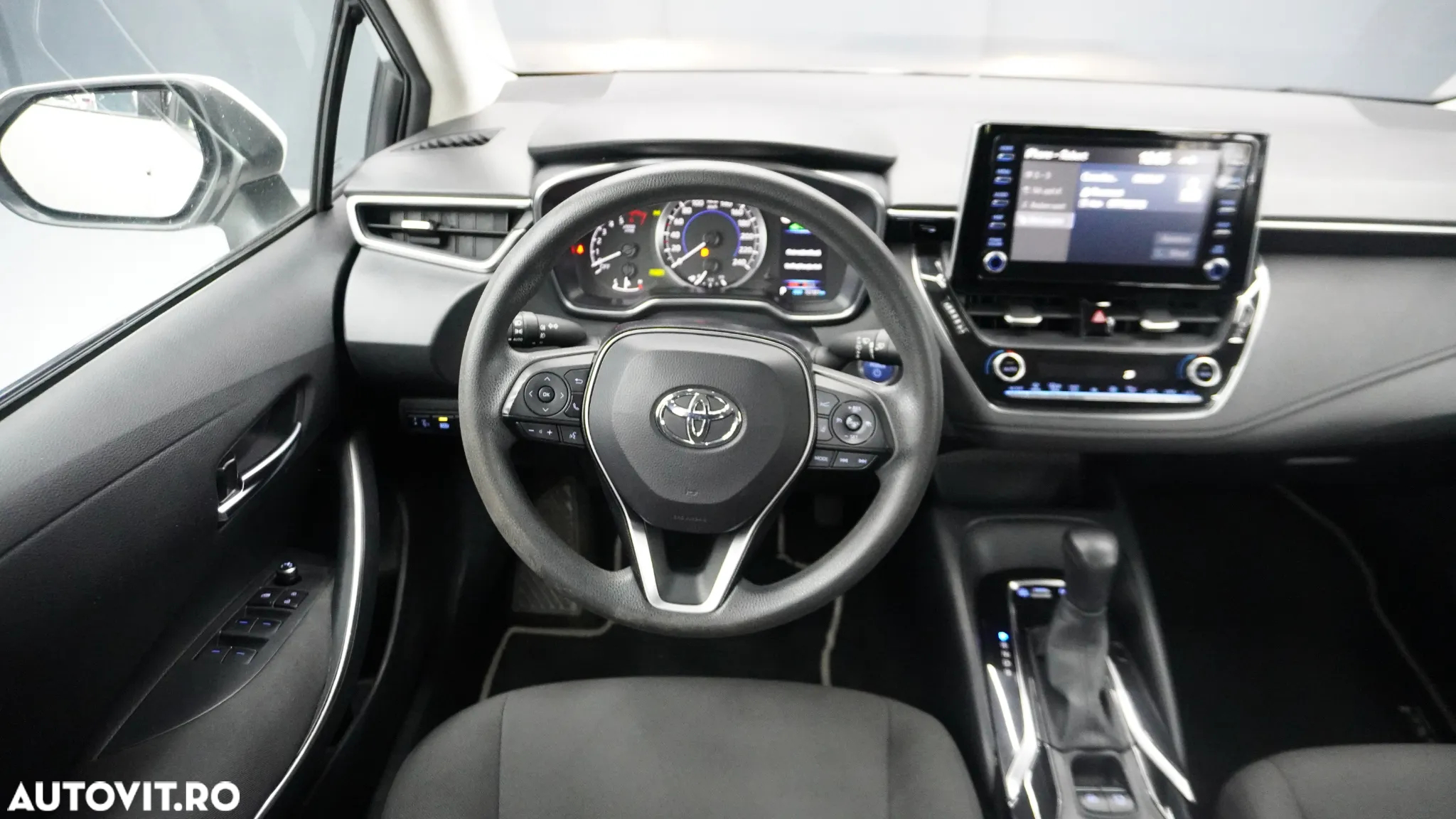 Toyota Corolla Sedan 1.8 HSD Business - 23