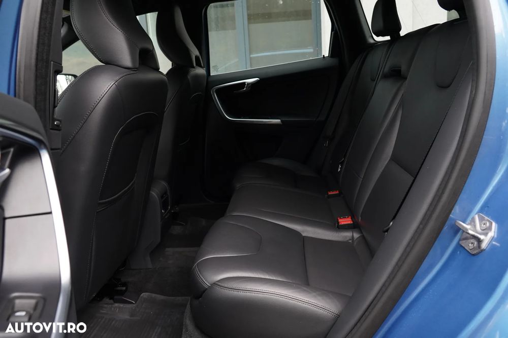 Volvo XC 60 D4 AWD Geartronic Summum - 10