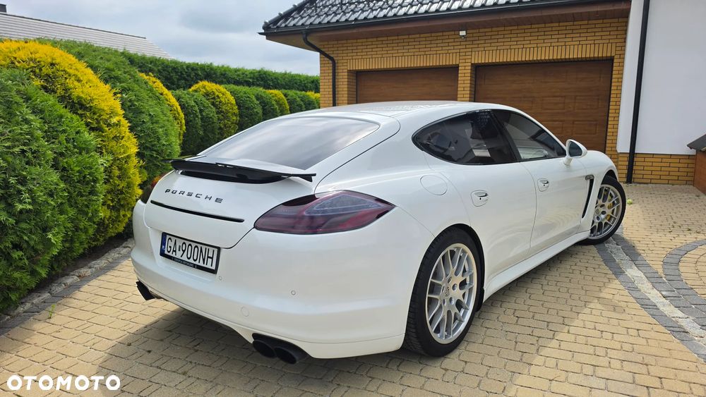Porsche Panamera - 16