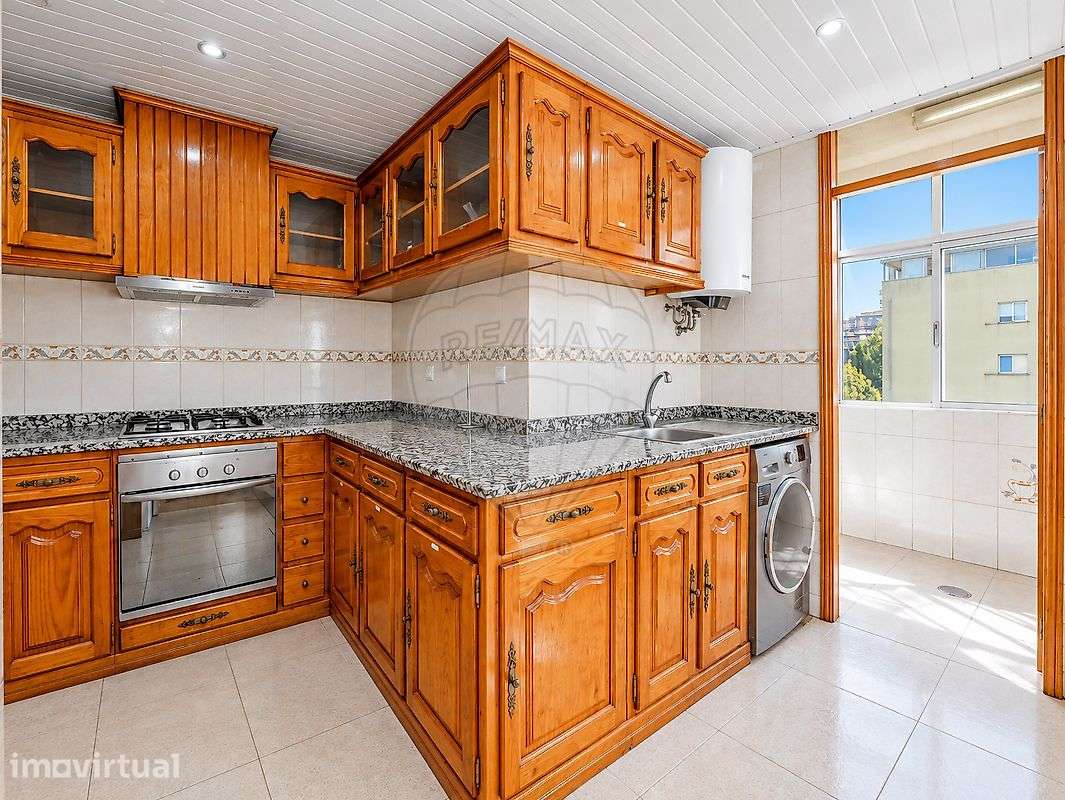 APARTAMENTO T4 PERTO DO CENTRO DE BRAGA - Grande imagem: 2/18