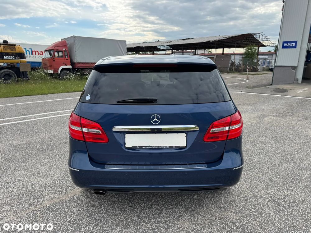 Mercedes-Benz Klasa B 200 Edition - 32