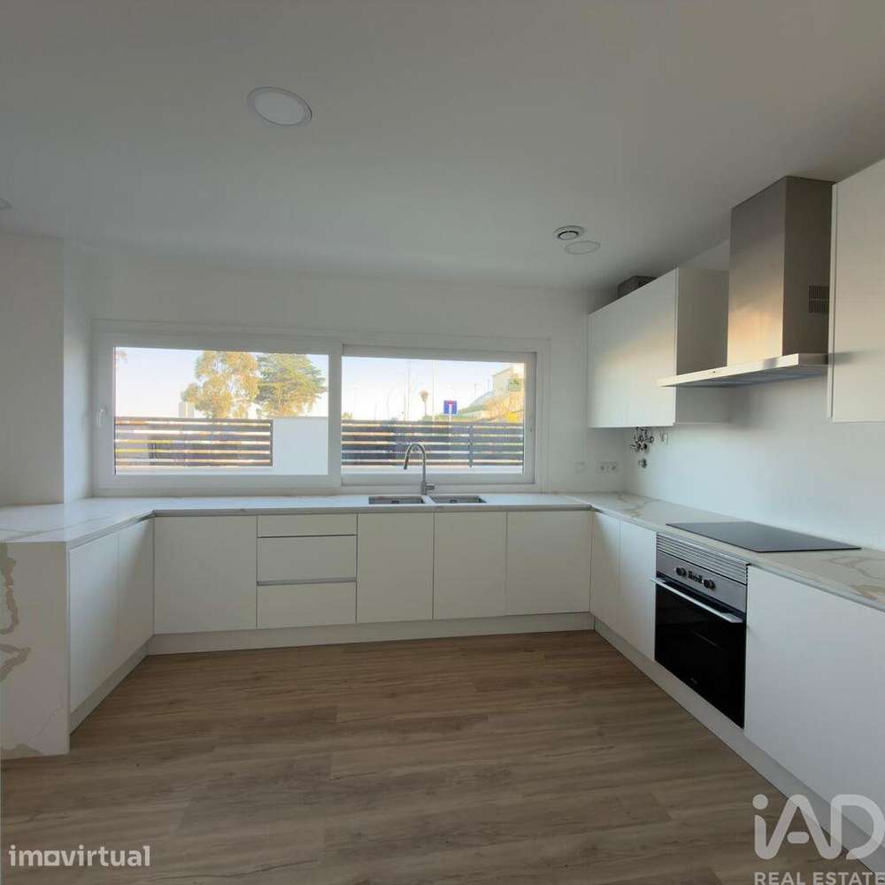 Casa / Villa T3 em Rio de Mouro de 265,00 m2 - Grande imagem: 3/29