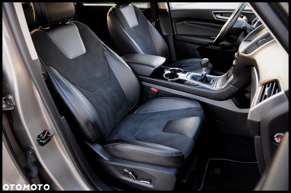 Ford S-Max - 32