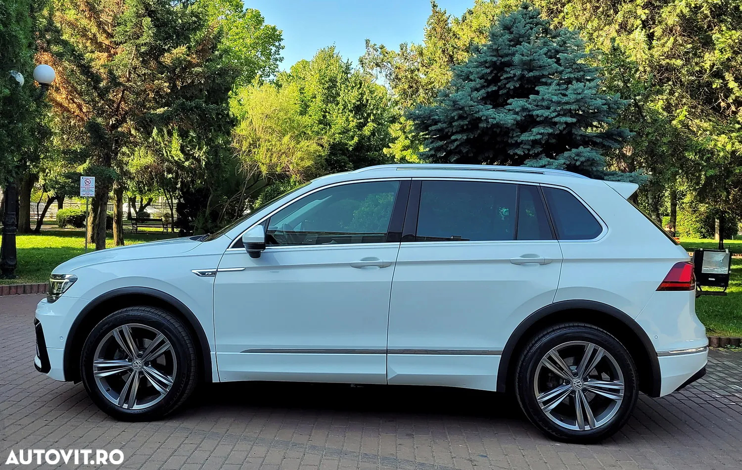 Volkswagen Tiguan - 16
