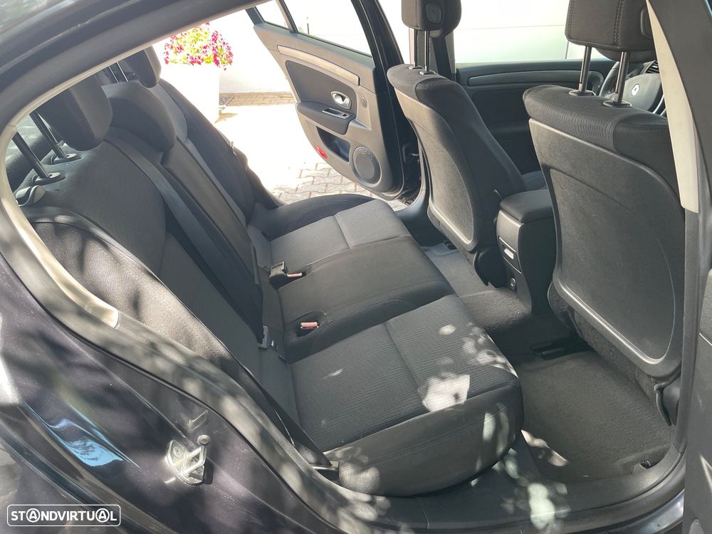Renault Laguna dCi 110 FAP Emotion - 15
