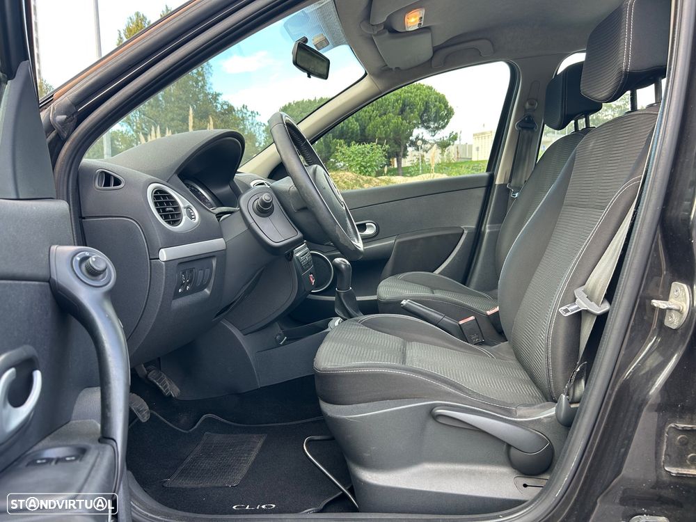 Renault Clio 1.5 dCi Dynamique S - 8