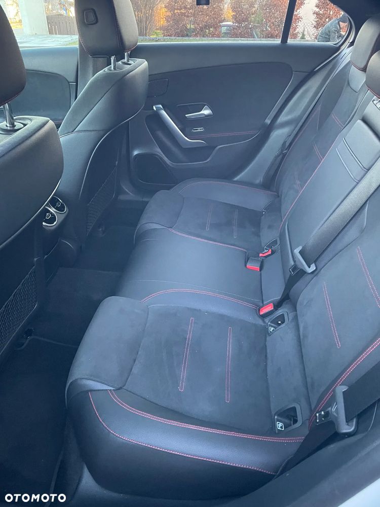 Mercedes-Benz Klasa A 220 4-Matic AMG Line 7G-DCT - 16