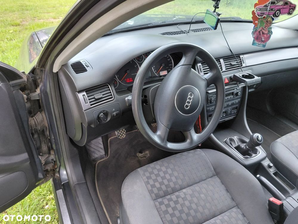 Audi A6 Limousine 2.4 - 20