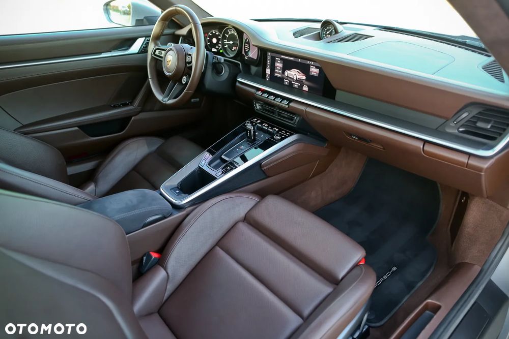 Porsche 911 Carrera 4S - 2