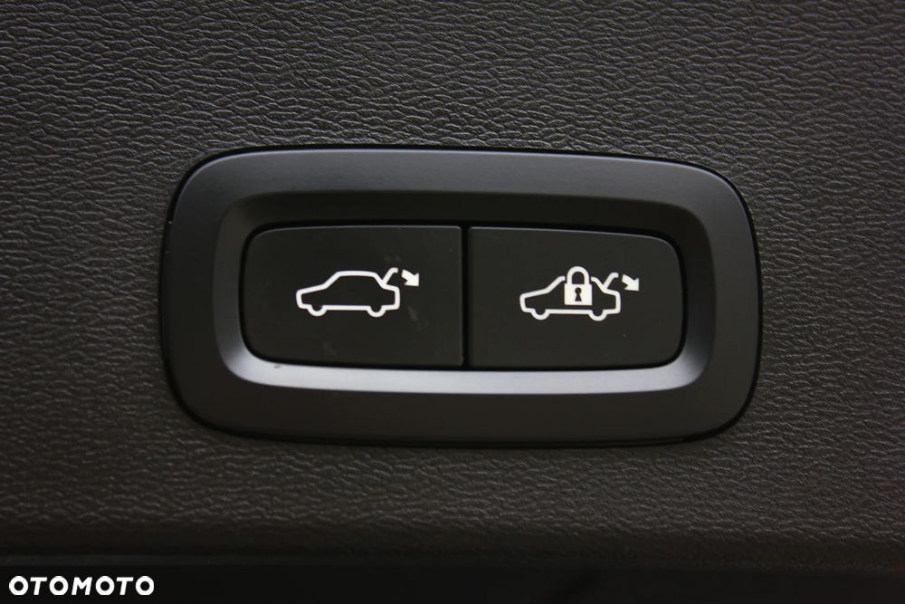 Volvo XC 40 ver-t5-plug--in-hybrid-r--design - 35