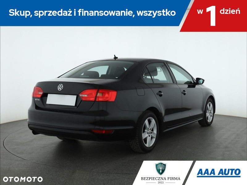 Volkswagen Jetta - 6