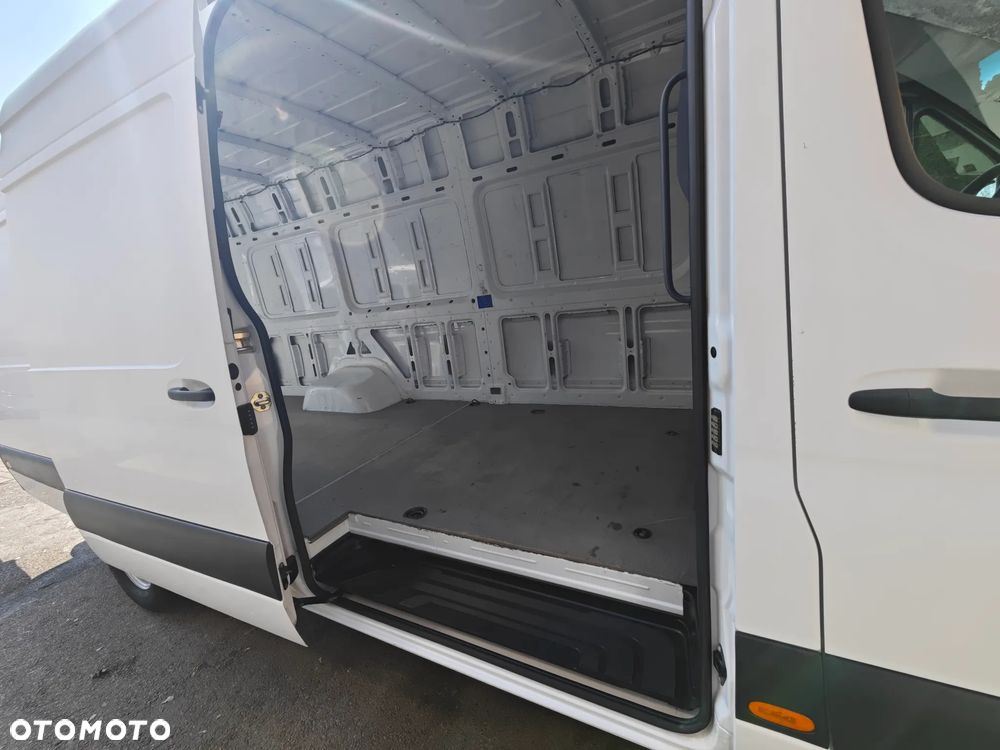 Mercedes-Benz Sprinter - 36