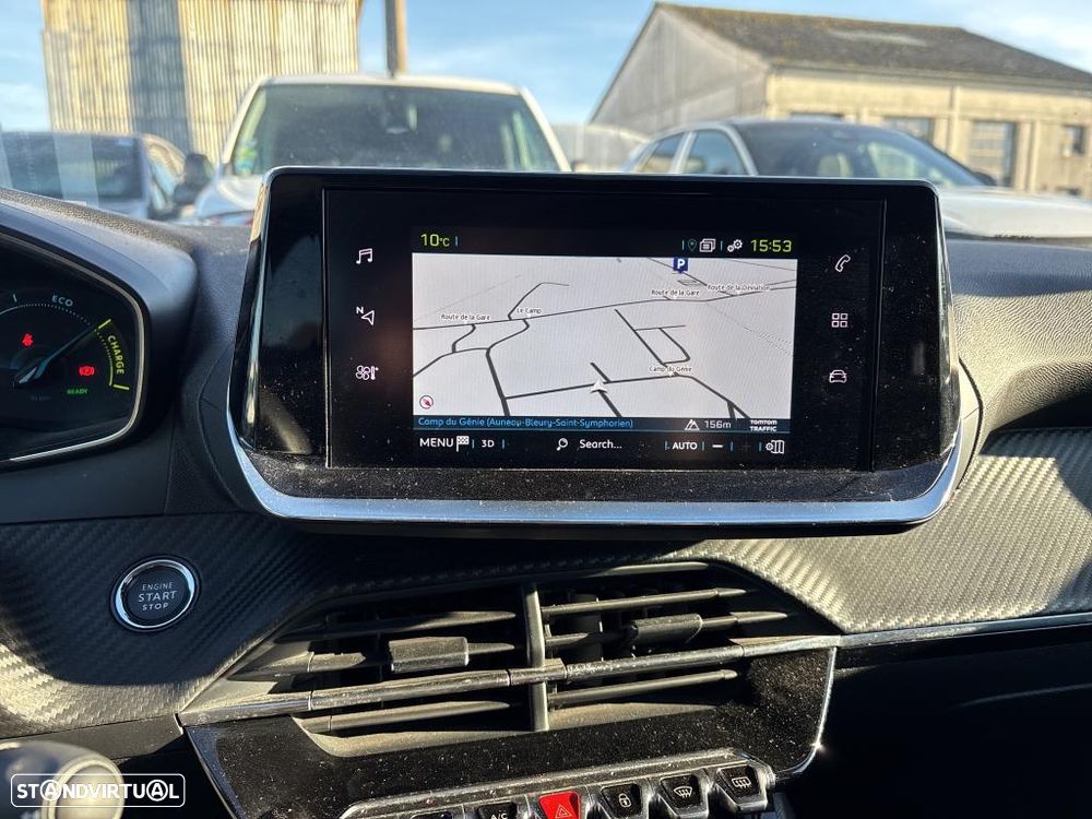 Peugeot e-208 Allure - 8