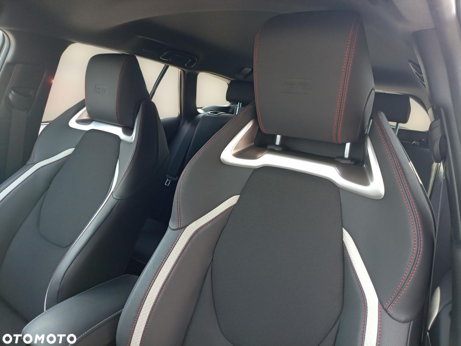 Toyota Corolla 2.0 Hybrid GR Sport - 16