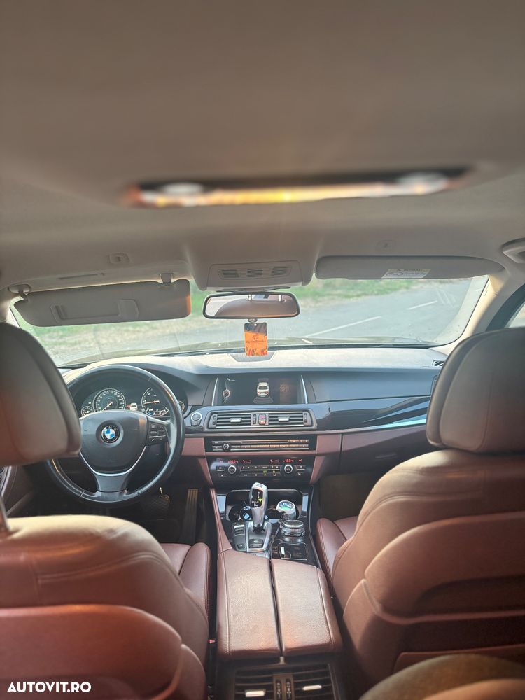 BMW Seria 5 520d Aut. - 11