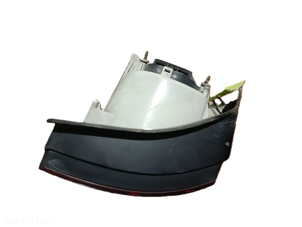 VOLKSWAGEN GOLF V 03-09 r. LAMPA PRAWY TYŁ PRAWA TYLNA W BŁOTNIK EU + - 4