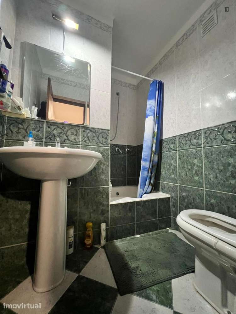 Quarto - localizado em Montes Claros Coimbra - Grande imagem: 3/8