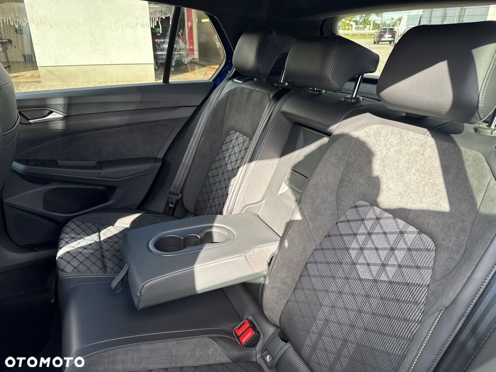Volkswagen Golf 1.5 eTSI mHEV R-Line Plus DSG - 17