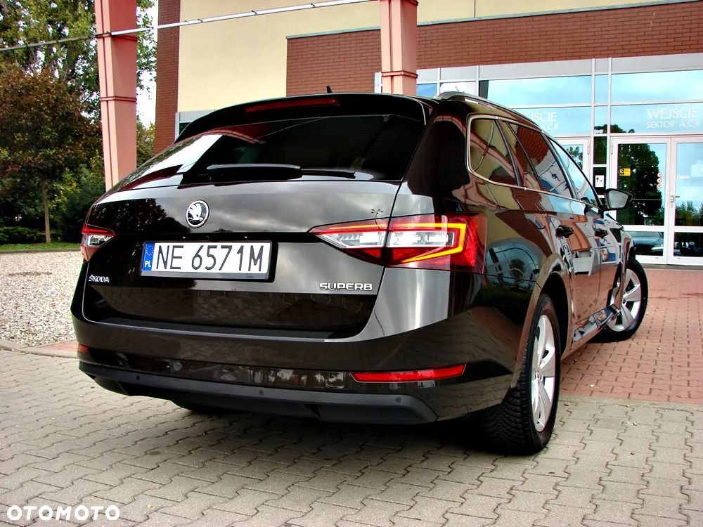 Skoda Superb 2.0 TDI DSG Style - 16